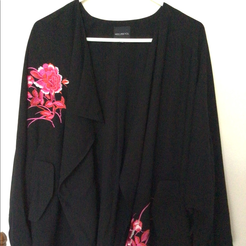 Elegant floral black open front blazer